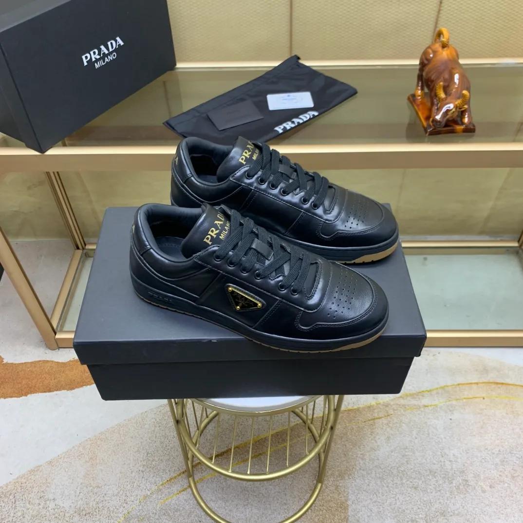 💰660.巜PRADA》Prada: Top 🔝purchasing agent🔍🔍The latest men’s counters are on sale simultaneously, high-quality original calfskin imported from Italy 🇮🇹. Brand logo* (prominent·high-end·noble·class·) exquisite workmanship (imported from Italy🇮🇹 Sole: Original sole provided by the original factory, ⚠️exclusive double-layer activity, TPR rubber, combination outsole; super comfortable, wear-resistant, non-slip, environmentally friendly🌳🌳🌳, real shot🎬The real thing is more beautiful🔍🔍 (high quality, follow the order) code number 38 to 44 (.45 customized)